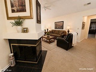 3rd image of 244 Vista Cir #15B