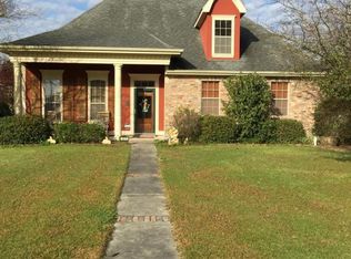 105 Laken Ln, Lafayette, LA 70508