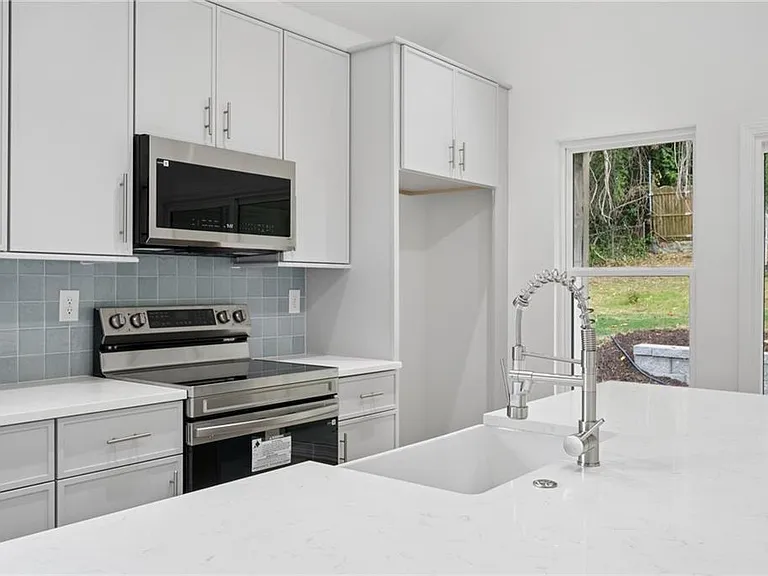 2050 Morehouse Dr NW — Photo 12