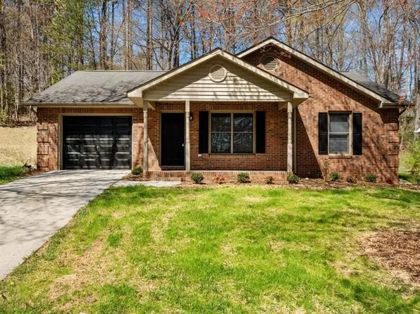 646 Woodland Cir, Asheboro, NC 27203