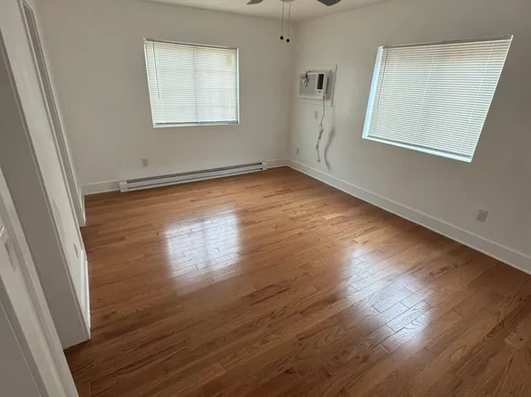 323 Hilton Pl, Cincinnati, OH