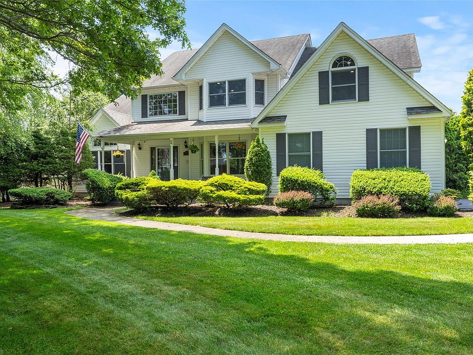 1st image of 2 Old Brookville Court