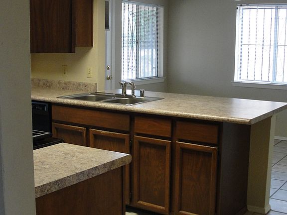 2nd image of 3505 Red Sails Dr