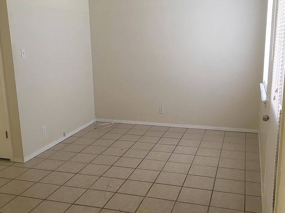 3rd image of 10601 Kinross Ave APT B