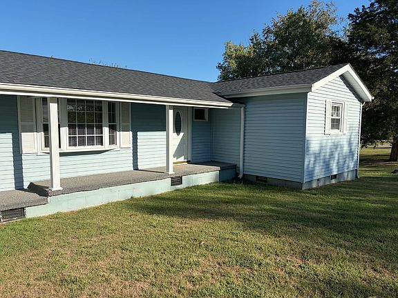 3rd image of 142 Circle Dr