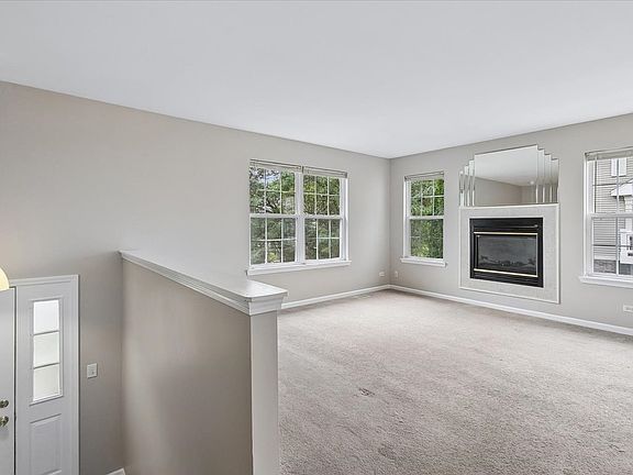 2nd image of 271 Holiday Ln