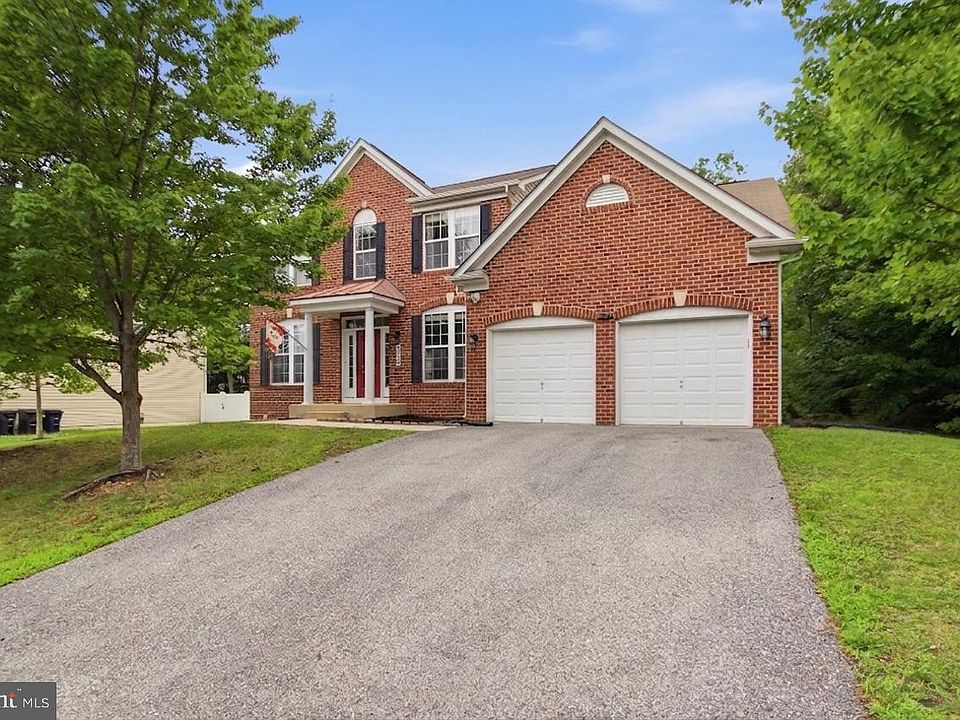 1st image of 703 Yarrow Ct