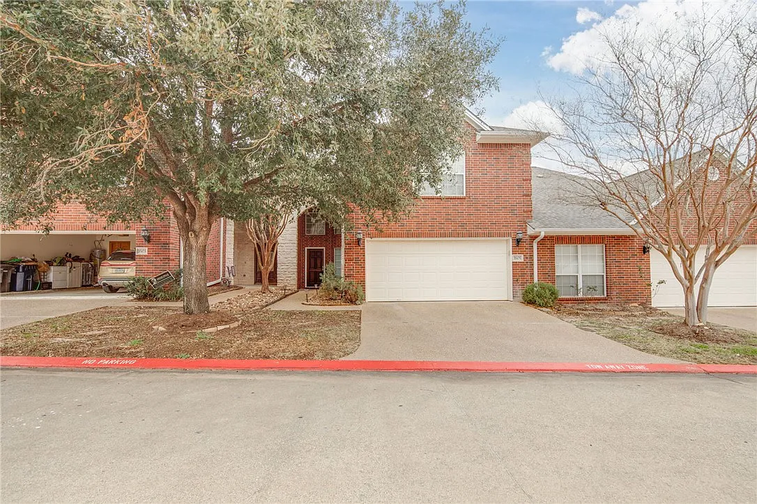 3 bed, 1898 sqft, $2,000 — Photo 2