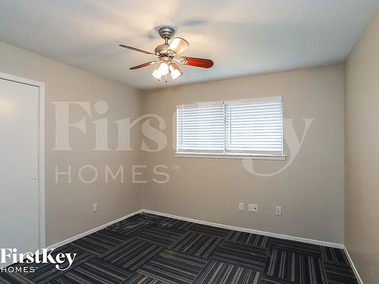 613 W Castle Harbour Dr — Photo 12