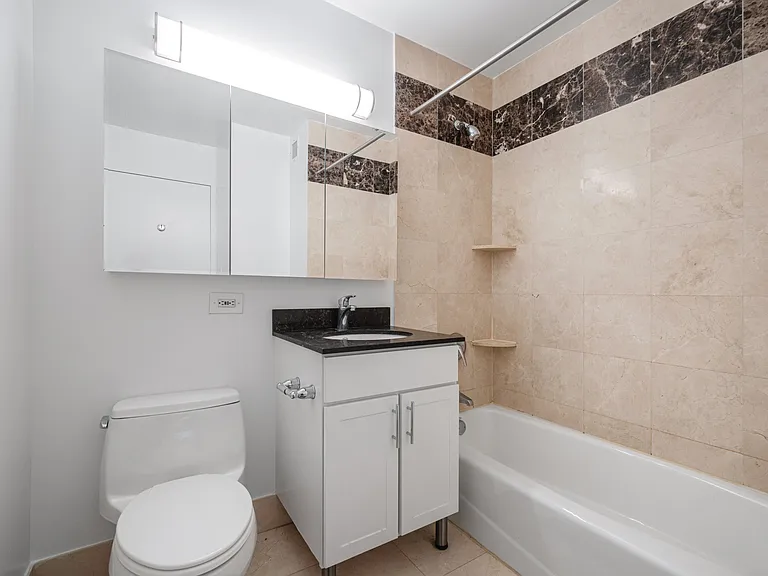 140 Riverside Blvd #721 — Photo 9