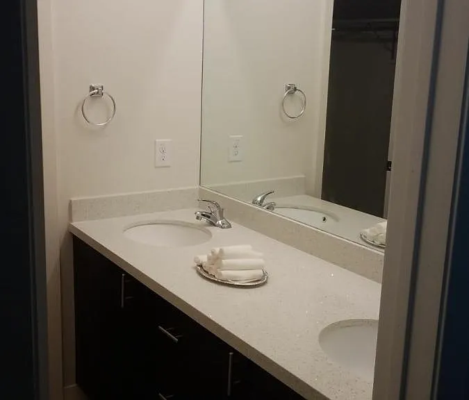200 S Alex Ave #A6 — Photo 2