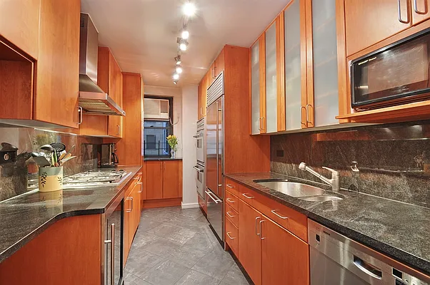Sold by Corcoran | media 2