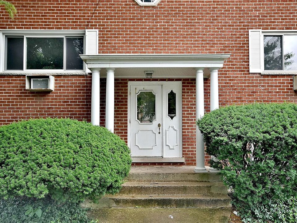 1st image of 727 S Maple Ave APT 200
