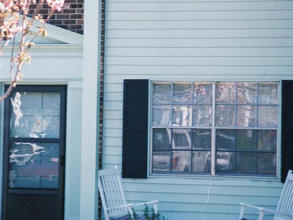 1st image of 1002 Willow Dr APT 28