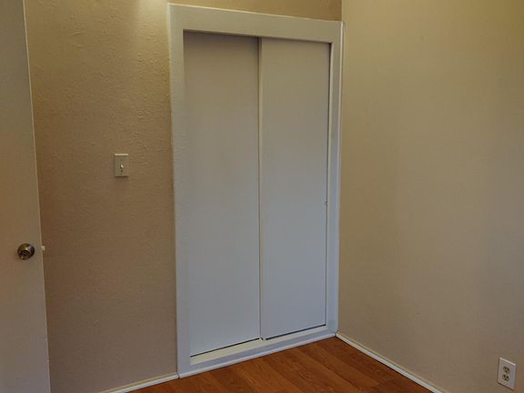 3rd image of 634 W 11th St