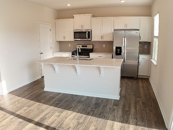4th image of 969 Pineland Dr