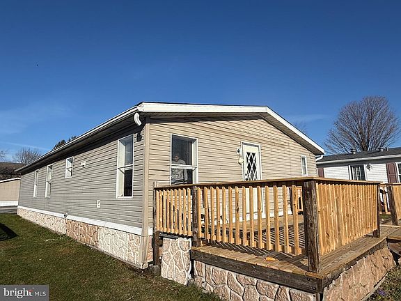 4th image of 100 Lilly Dr