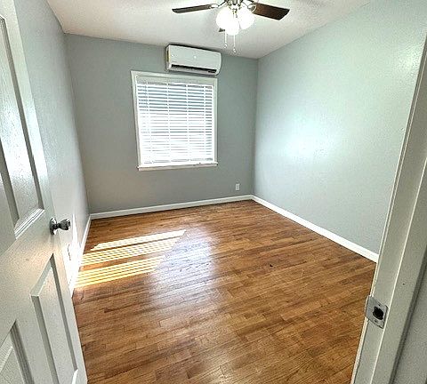 5th image of 2293 Baywood Dr