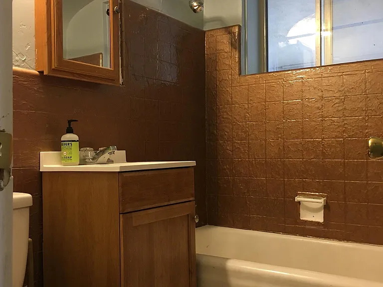 Bathroom-full bath-no.1