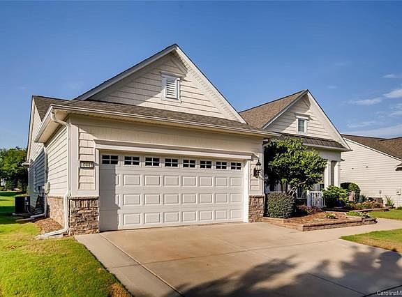 3rd image of 10441 Bethpage Dr