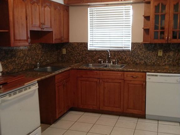 2nd image of 701 NE 177th St