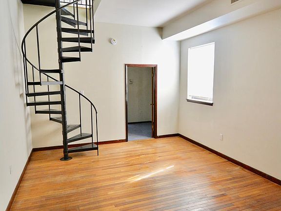 4th image of 1906 Wallace St APT B