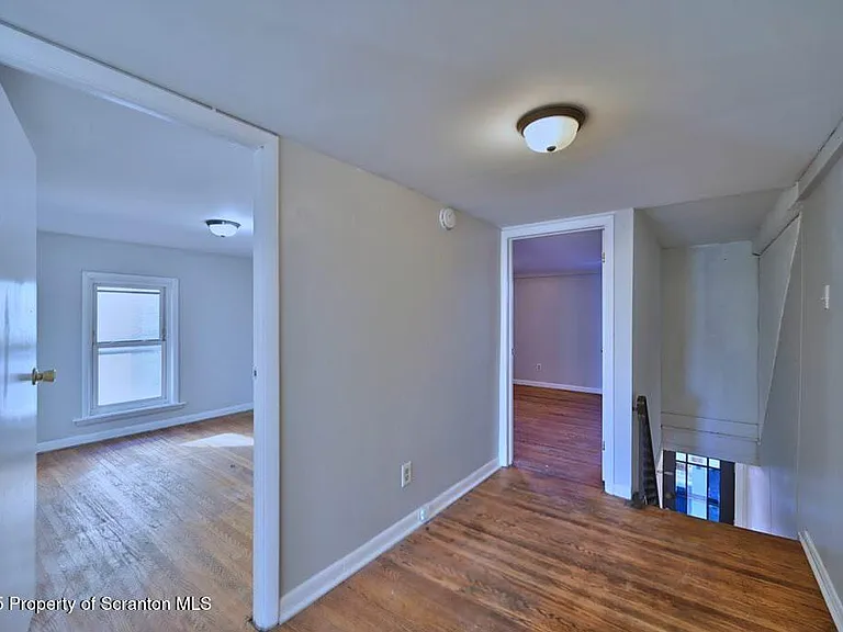 416 E Market St — Photo 29