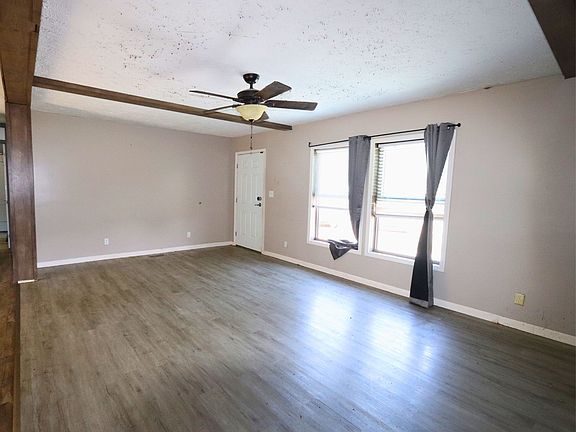 4th image of 25 Winding Hills Ln