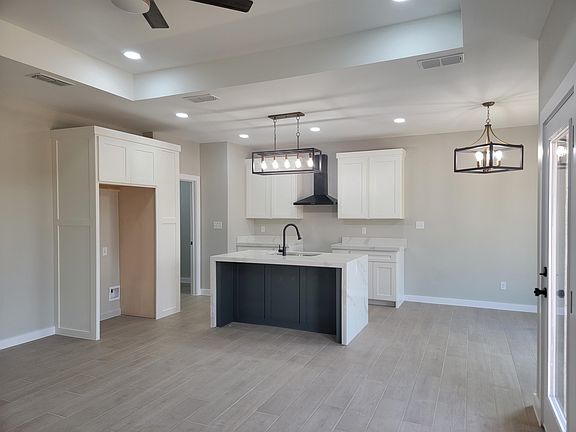 3rd image of 5011 Nispero Ln
