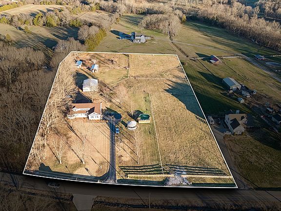 2nd image of 5205 SE Tater Peeler Rd