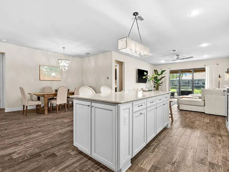 14750 Laguna Dr — Photo 12