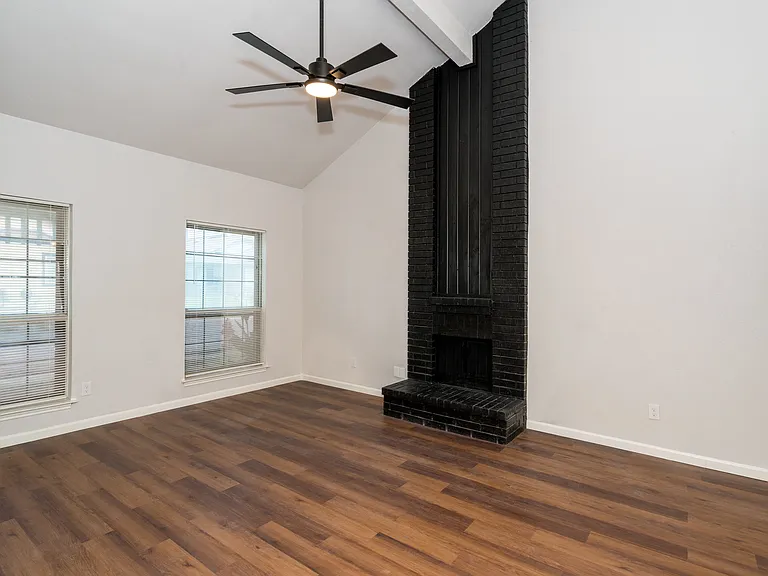 731 Garden Meadow Dr — Photo 3