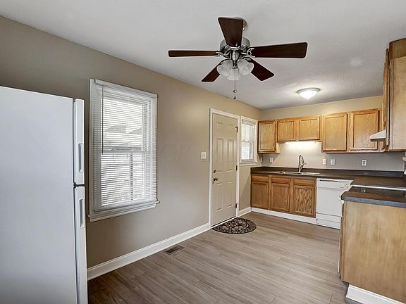 4th image of 1011 E North Broadway