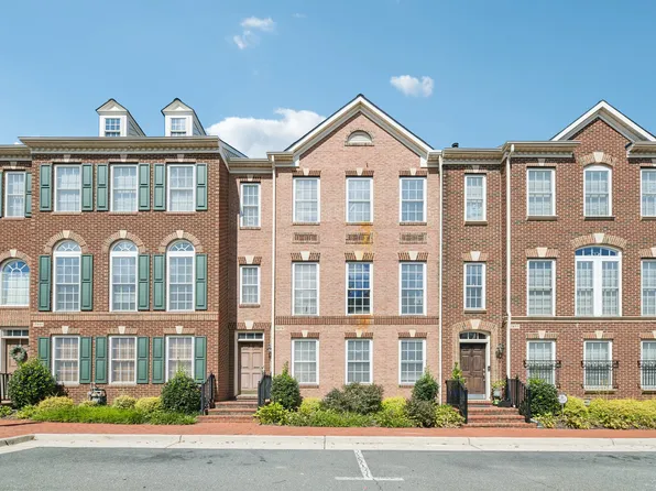 7979 Vigne Ct, Vienna, VA 22182