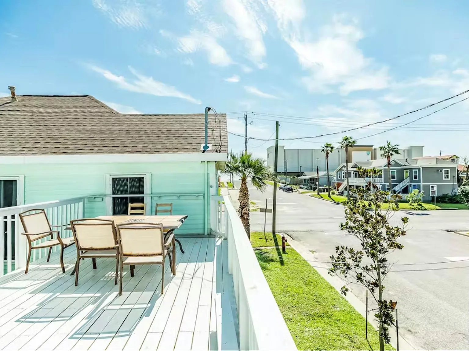 2 bed, 2.0 bath, 1166 sqft, $1,775 — Photo 2