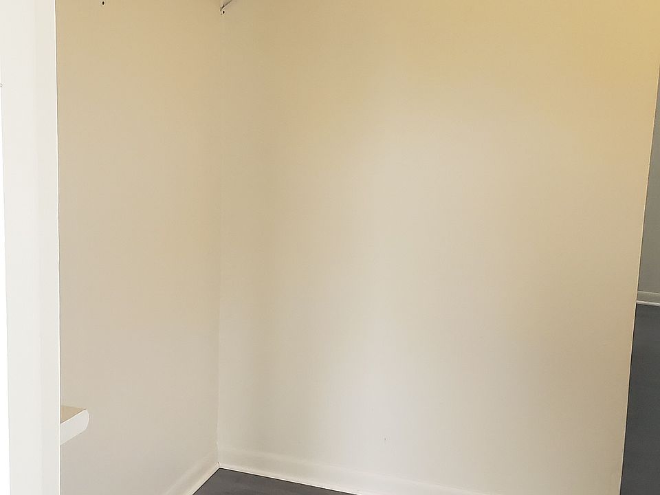 Walk through closet