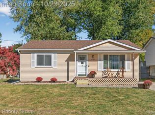 4700 Siebert Rd, Waterford, MI 48328