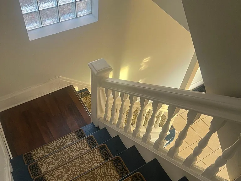 409 Zara St — Photo 20