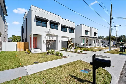 2403 W North B St #2 Photo 1