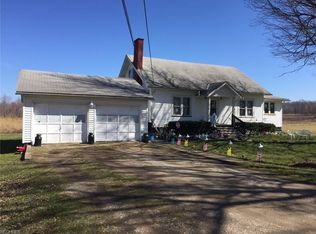 212 Salisbury Rd, Conneaut, OH 44030