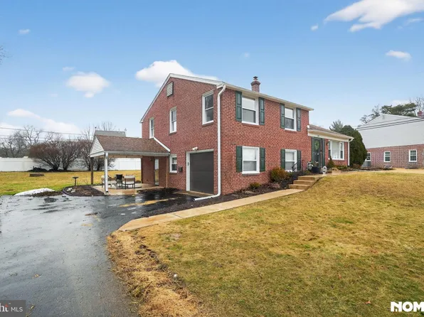 203 Stanford Dr, Wallingford, PA 19086