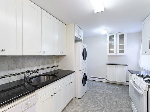 2nd image of 150 N Broadway APT 1D