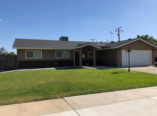 355 E Amber Way, Hanford, CA 93230