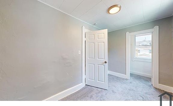 4th image of 3120 W 30th St