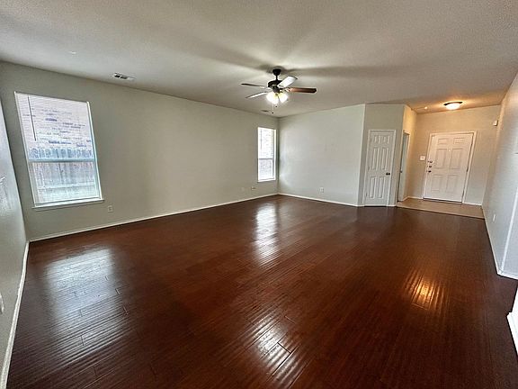 2nd image of 5837 Fantail Dr