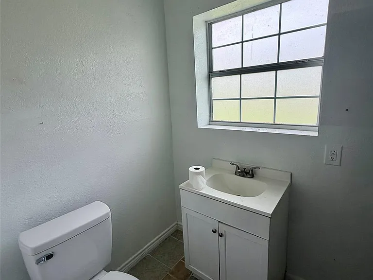 9210 Tacquard Dr — Photo 7