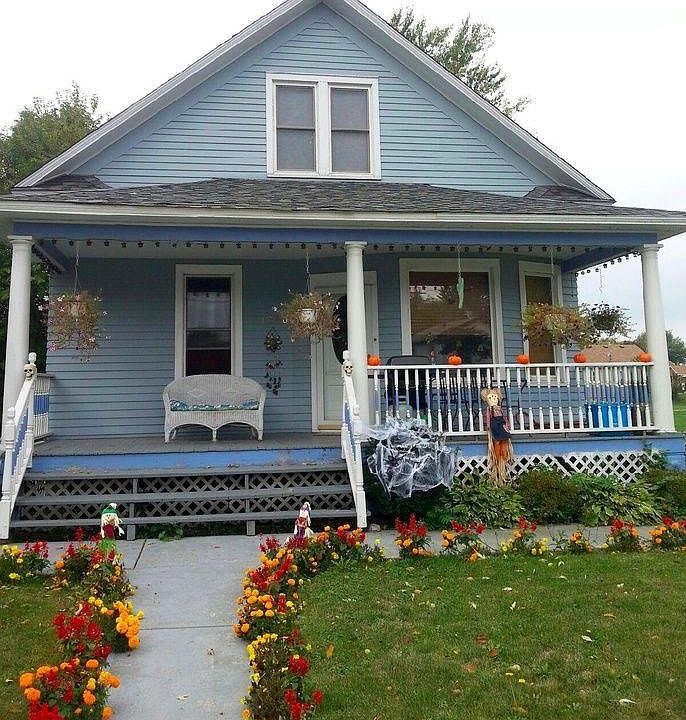 1st image of 1940 Hart St #1