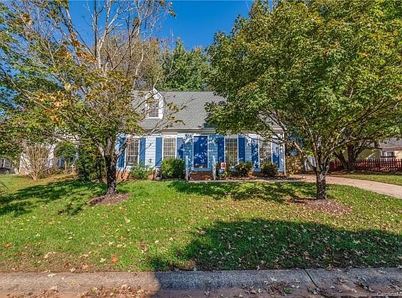 3rd image of 7217 English Ivy Ln