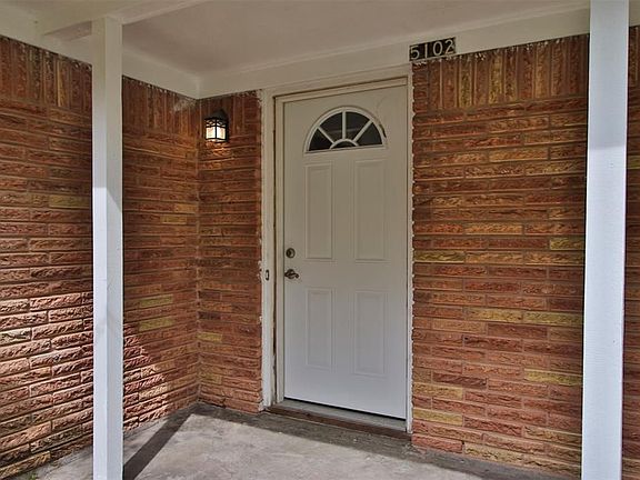 4th image of 5102 Knotty Oaks Trl