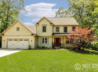 4212 Amazon Dr, Lowell, MI 49331